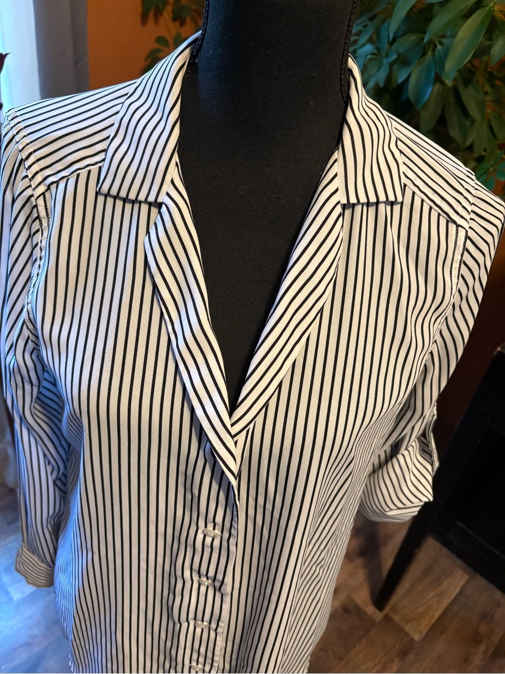 Express Black & White Striped Button-Down Blouse - Picture 6 of 12